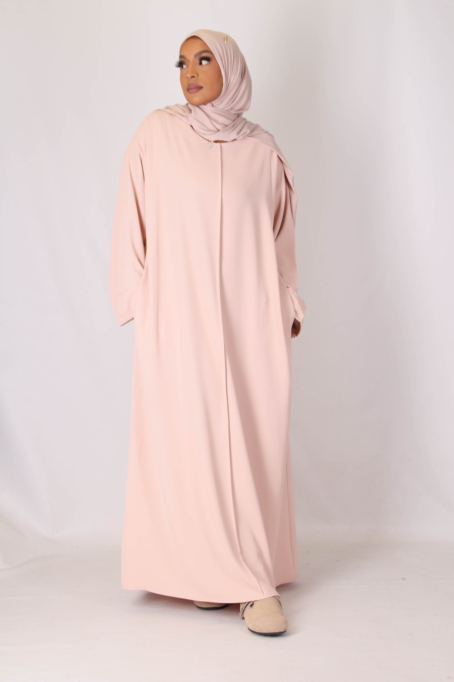 Abaya classique à revers - Rose poudré